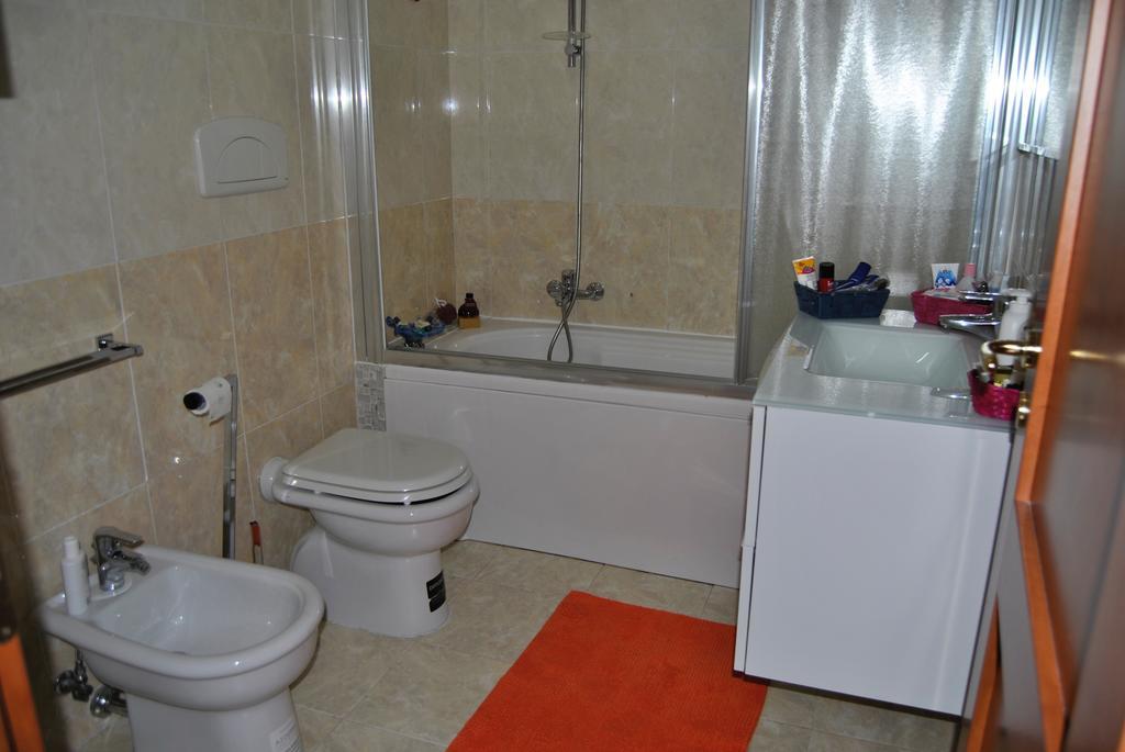 Rhomeholidays Fiumicino Buitenkant foto