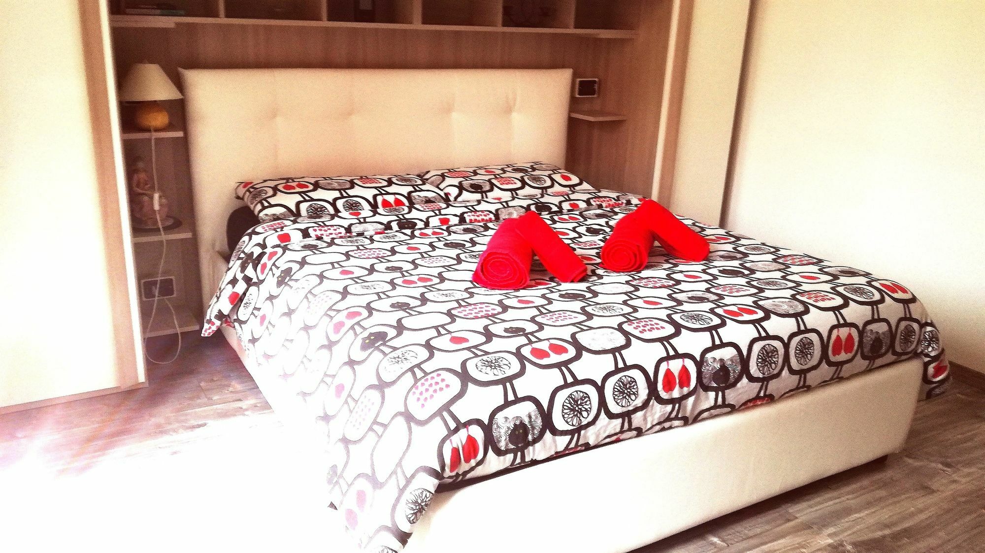 Rhomeholidays Fiumicino Buitenkant foto